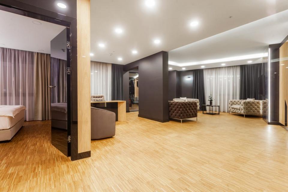 Simona Halep, performanţă pe toate suprafeţele: De pe parchetul Woodcore pe zgura din Sala Polivalentă