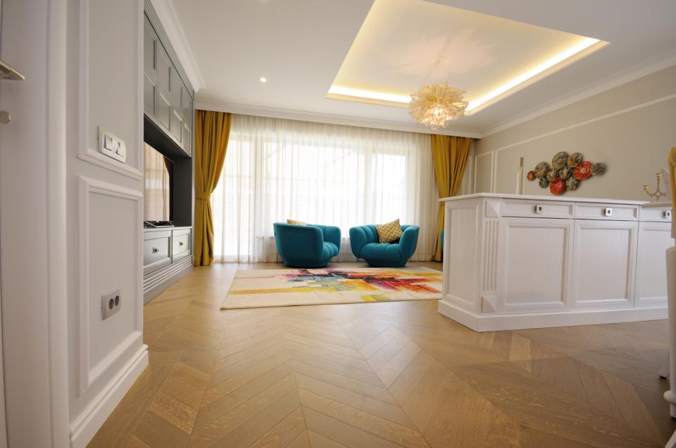 Eleganţa şi rafinamentul, puse în valoare de lemnul natural de stejar