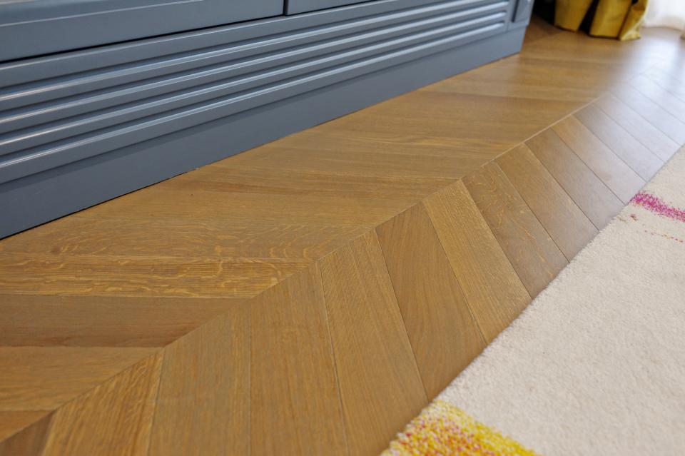 Eleganţa şi rafinamentul, puse în valoare de lemnul natural de stejar