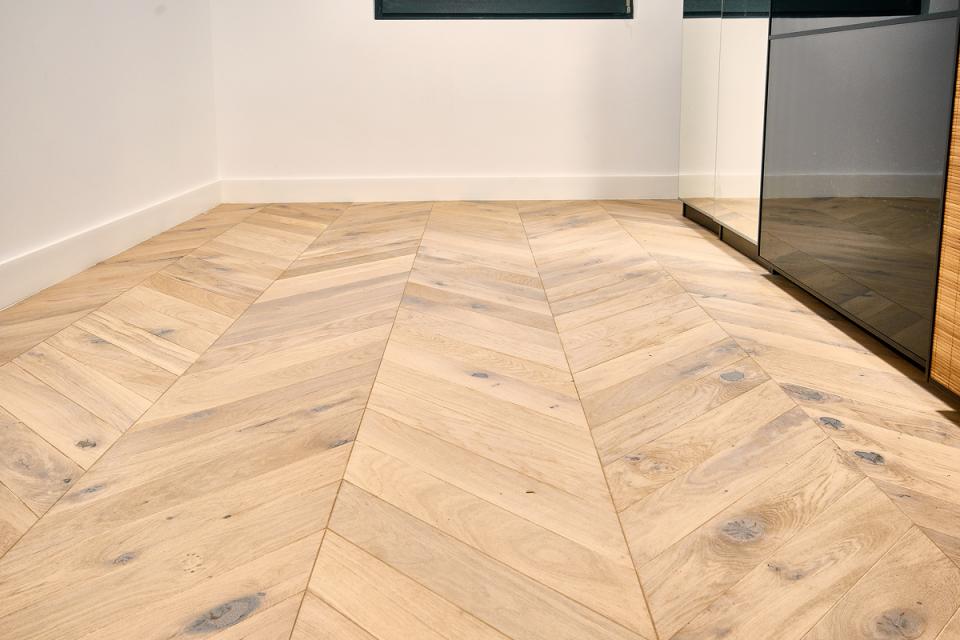 Proiect Woodcore: Am schimbat total fața unui apartament din Cluj cu un parchet din stejar natural