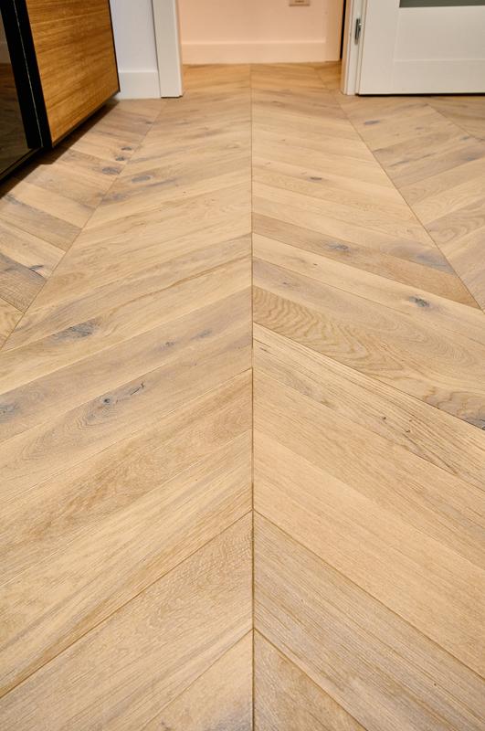 Proiect Woodcore: Am schimbat total fața unui apartament din Cluj cu un parchet din stejar natural