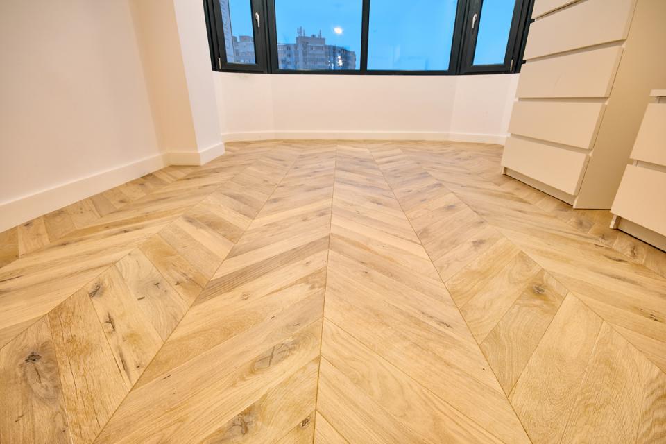 Proiect Woodcore: Am schimbat total fața unui apartament din Cluj cu un parchet din stejar natural