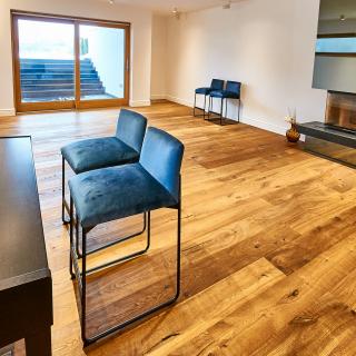 Natural, modern, rafinat. Casa M56, un nou proiect Woodcore pe care vă invităm să îl admiraţi